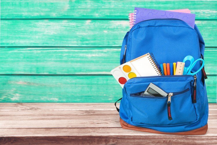 Presentes para matrícula escolar blue-satchel-school-things-school-beginner-idea