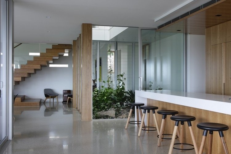 Betonilha como um piso que cobre modernos-apartamentos-vida-idéias-lixada-mesa