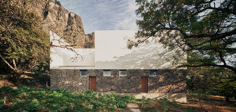 casa unifamiliar-fachada-exterior-pedreira-branco-gesso