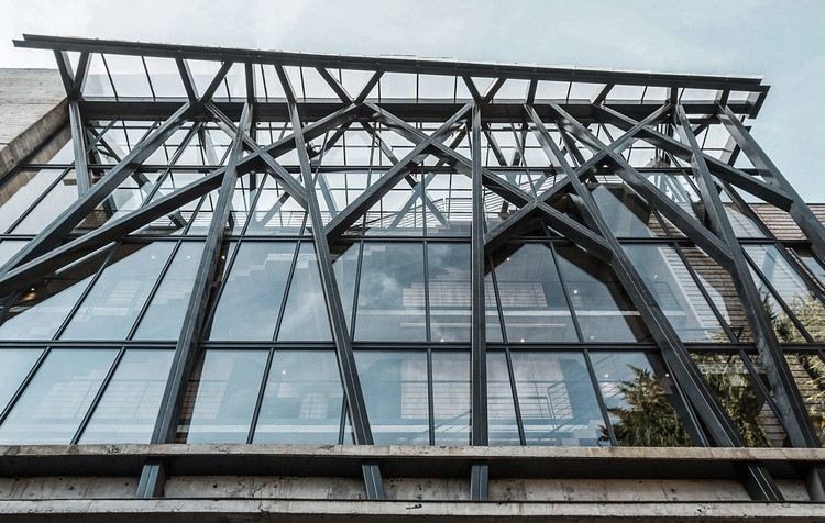 arquitetura de construção de vidro-concreto-aço