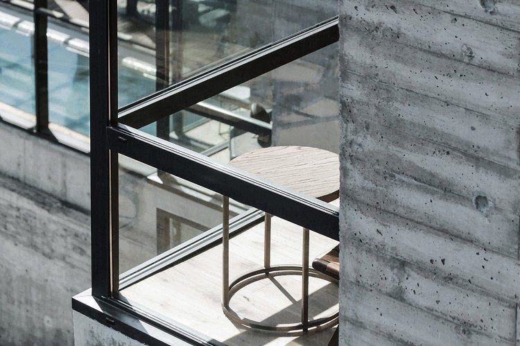 concreto reforçado com arquitetura de vidro-concreto