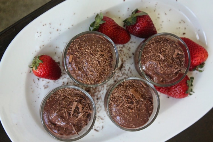 deliciosas receitas sem glúten com sementes de chia e morangos com chocolate