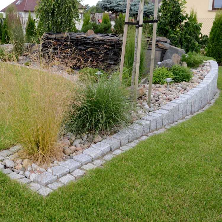 granite-palisade-garden design-stones-green-grass