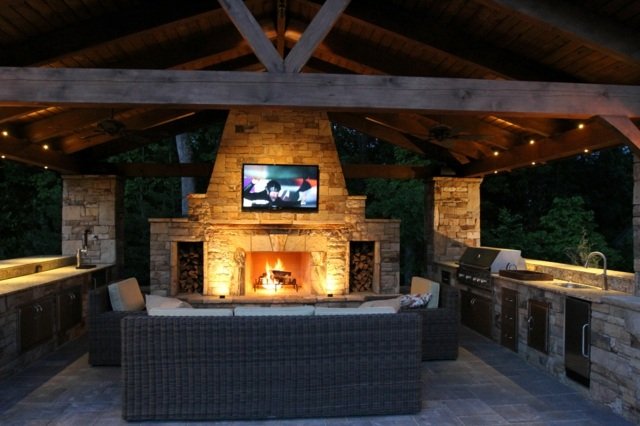 Ideias de design de terraço TV sofá de vime conjunto área de jantar