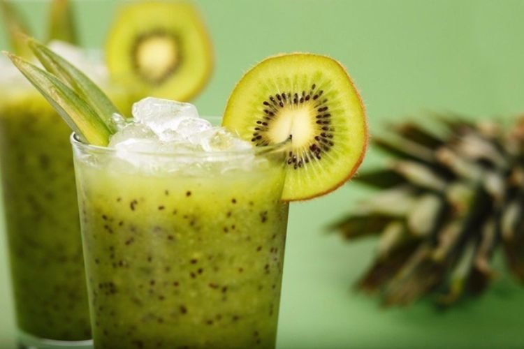 smoothies-verdes-emagrecimento-dieta de baixa caloria-sementes de chia-kiwi