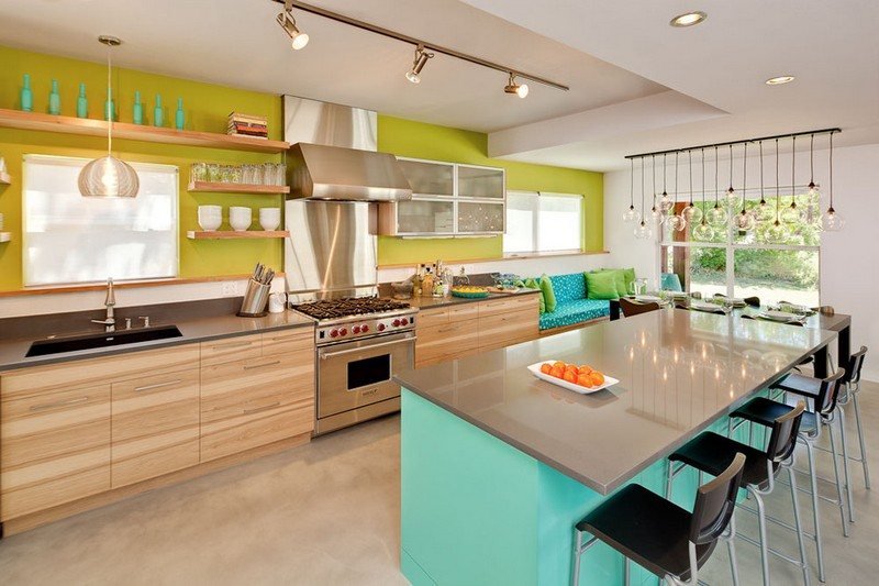 Tinta de parede verde com design moderno de cozinha