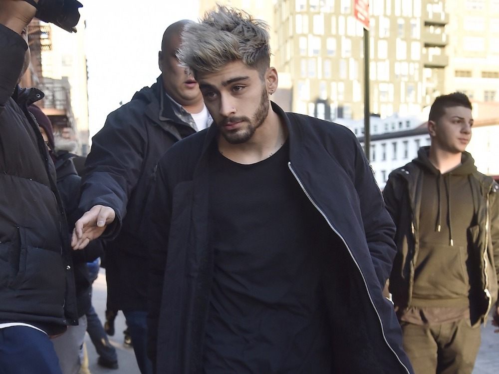 cabelo prateado masculino zayn malik celebridades tendência penteado masculino