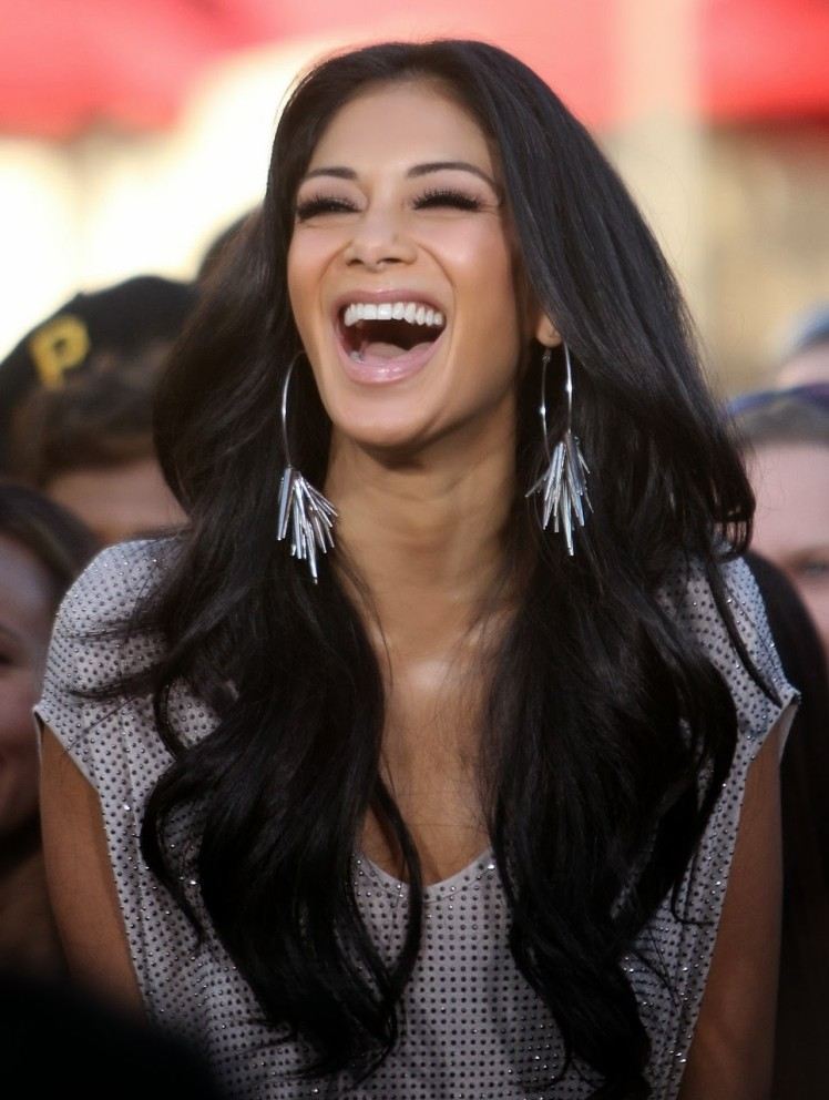 nicole-scherzinger-long-hair-tiered