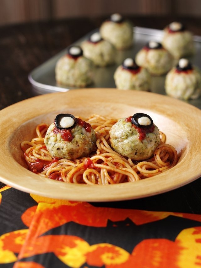 receitas de comida de halloween festa espaguete almôndegas globo ocular
