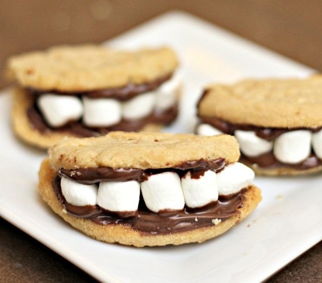 halloween-food-recipes-cookies-marshmallows-smile