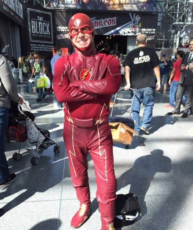halloween-disguise-men-make-yourself-superhero-red-costumes-flash-pants-mask-street