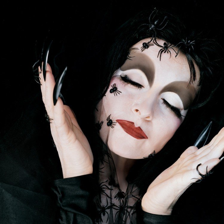 ideias de fantasias de halloween bruxas aranhas enfrentam ideia de maquiagem