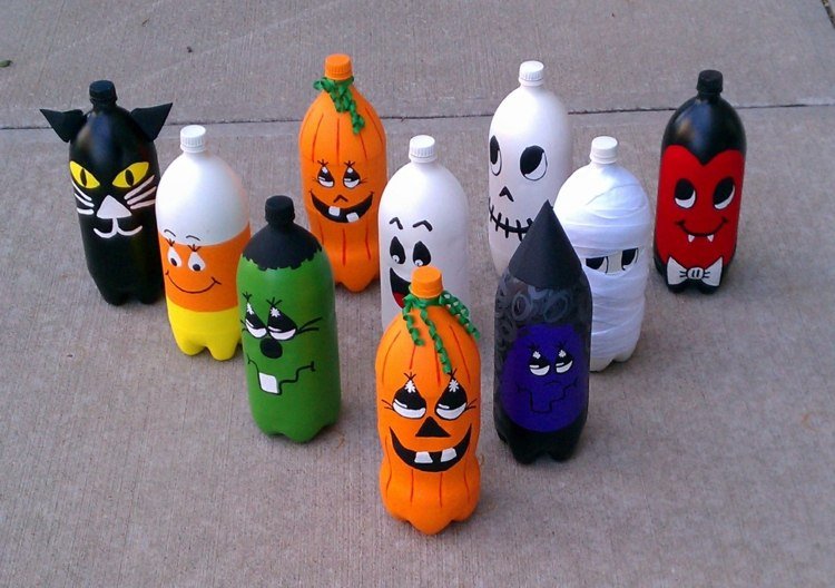 jogos de halloween garrafas plásticas pintadas-coloridas-boliche