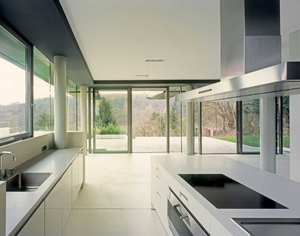 futuristic-house-design-white-minimalistaic
