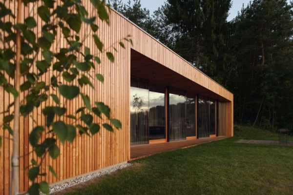 casa de madeira moderna vista externa da floresta