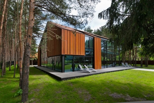 casa de aço em madeira parece uma fachada de design moderno