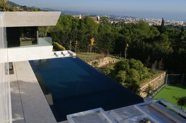 unifamiliar-casa-fachada-moderna-piscina