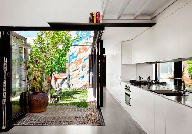 casa-extensão-extensão-pátio-conexão-portas deslizantes de vidro
