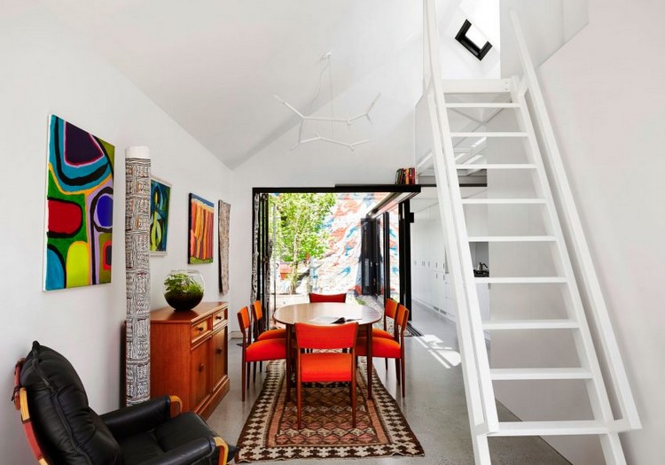 casa extensão-cultivo-mobília-sala-de-jantar-escadas