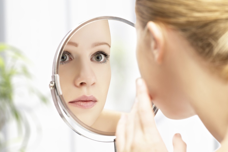 Prevenção de problemas de pele no rosto, eliminação de espinhas e dicas para cuidados com a pele