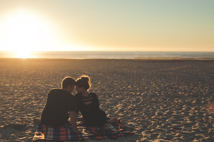 proposta de casamento-ideias-para-dois-românticos-praia