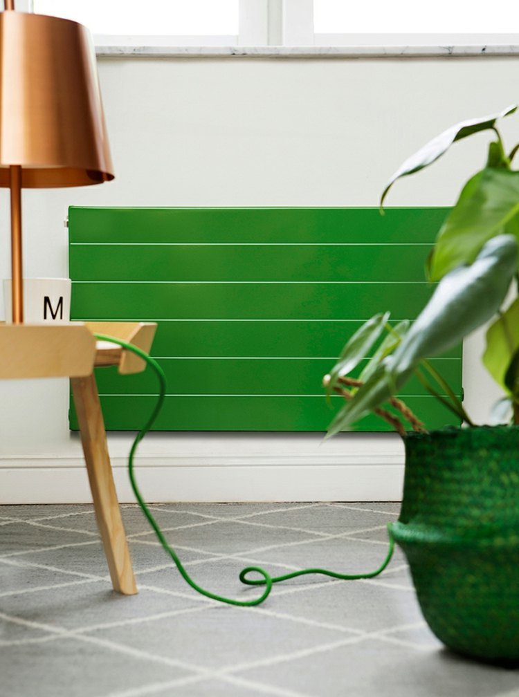 Radiador-pintura-verde-cor-cabo-telhas-cinza-lâmpada-metal