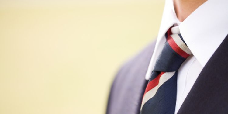 mistura padrão de gravata listrada camisa branca paletó terno regras guia de instruções consultor