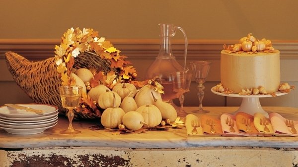 Abóboras-outono-decoração-em-bolo-ouro-coroa-dourada