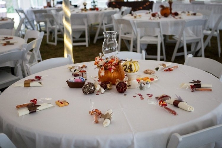 Decoração de mesa de outono para o papel de casamento - anéis de guardanapo - número da mesa - mini abóbora
