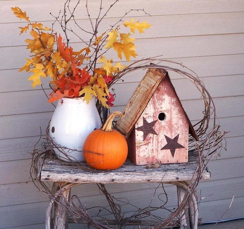 Decoração de outono-materiais naturais-folhas de outono-casa de pássaros-fora-decorar