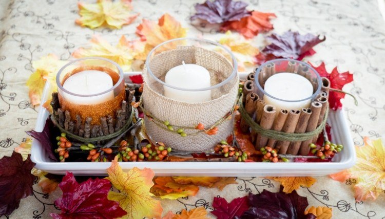 decoração de outono-materiais naturais-folhas de outono-decoração de mesa-velas-lanternas-pau de canela
