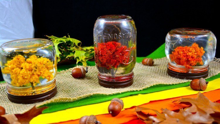 ideias-outono-decoração-consertar-globo de neve-mini-árvores-vermelho-laranja-amarelo