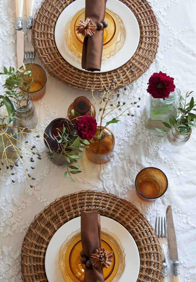decoração de outono-faça-você-mesmo-mesa-marrom-guardanapos-diy-guardanapo-anéis
