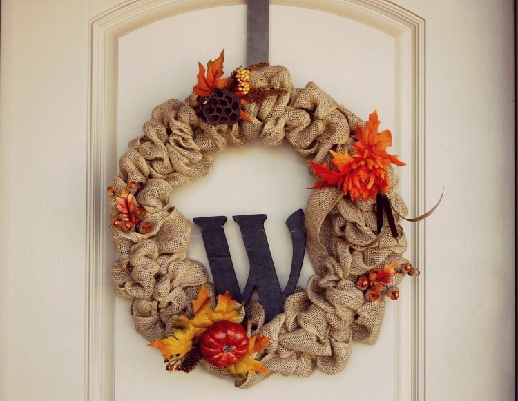 outono-coroa-faça-você-mesmo-pano de saco-laranja-marrom-casa-porta-abóbora-decoração