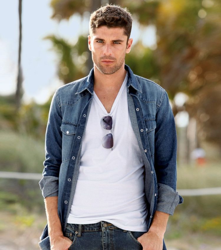 camisa jeans masculina com calça jeans dupla desabotoada temporada primavera verão