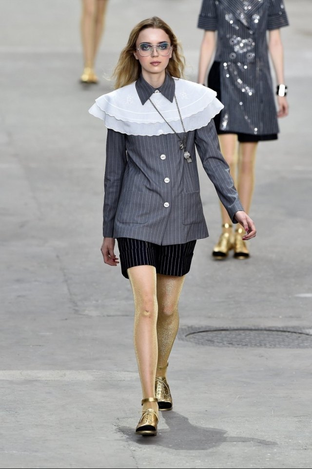 Riscas-moda-tendências-primavera-verão-2015-chanel-tons de cinza-acessórios