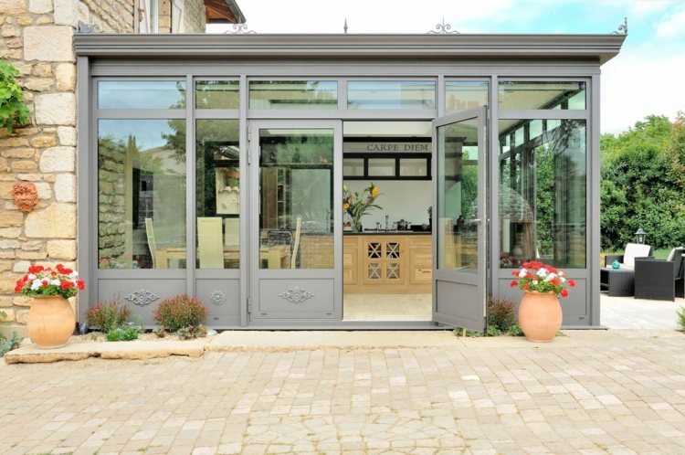 conservatory-dicas-flat-roof-style-kitchen-furniture-sunny-warm