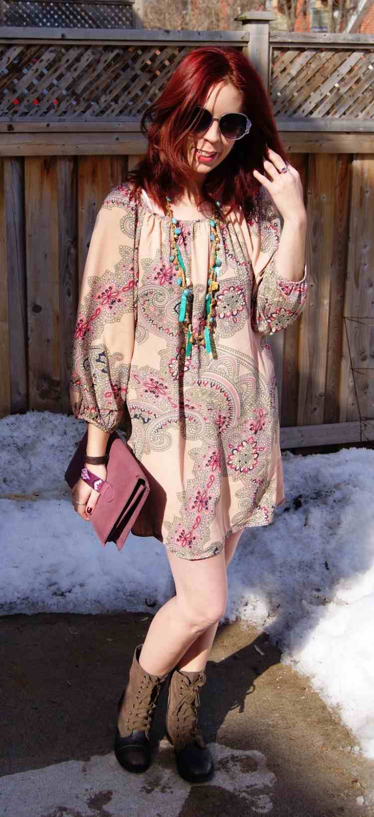 hippie-chic-fashion-boho-dress-airy-pink-pattern-chain-bag-violet