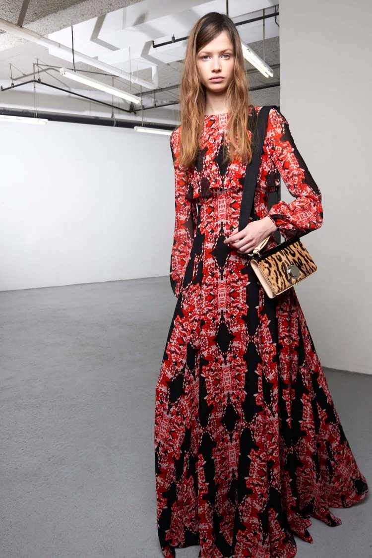 hippie-chic-fashion-boho-long-dress-black-red-pattern-floral-bag-airy