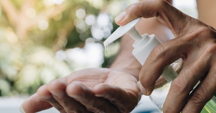 Gel desinfetante para as mãos faça você mesmo uma receita simples