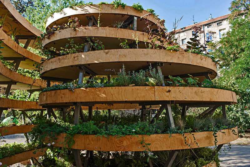 Canteiro-jardim-projeto-espaço-público-urbanização urbana elevada