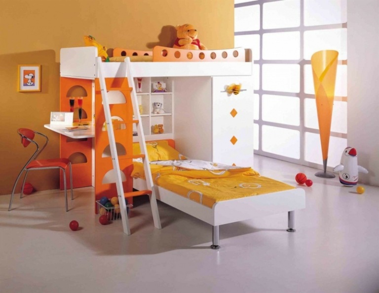 cama alta para quarto laranja branco escada infantil prateleira mesa
