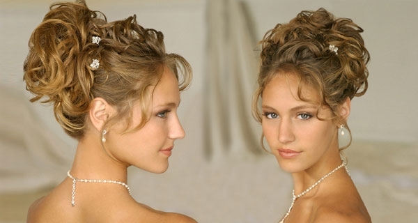 Colar de pérolas, brincos de pérolas, acessórios para o cabelo de noiva