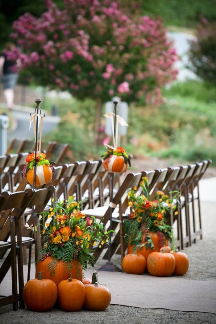 abóboras-empilhadas-altar-de-casamento-no-jardim-design-outono-produtos naturais