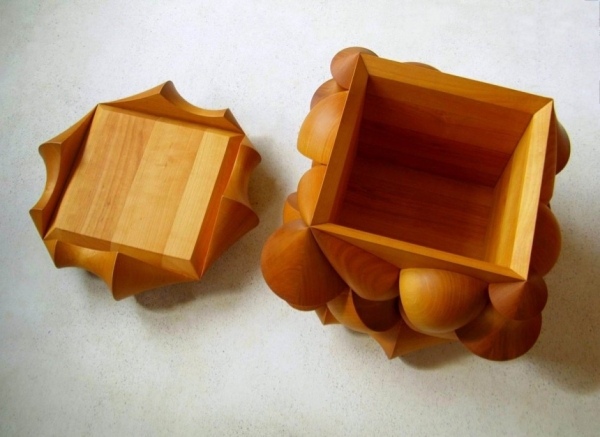 Caixa feita de madeira de cerejeira feita à mão