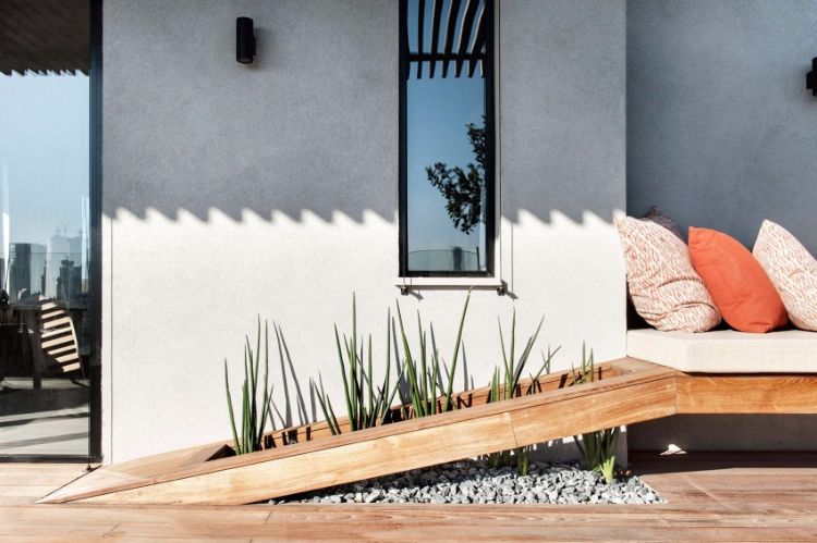 Madeira para terraço -modern-combine-bench-plants-dry-tolerant-sun