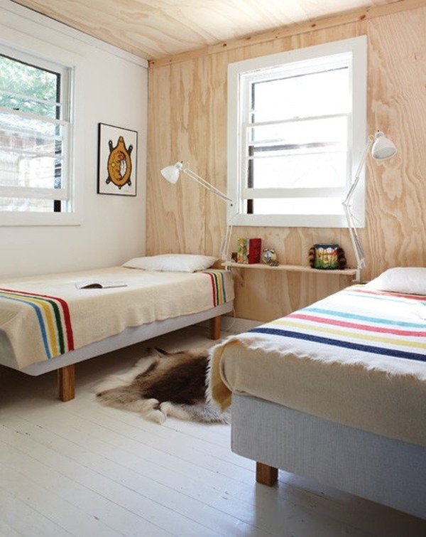 quarto infantil com parede de madeira brilhante aparência natural