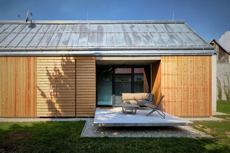 wood-clinker bricks-modern-design-outdoor-area-varanda