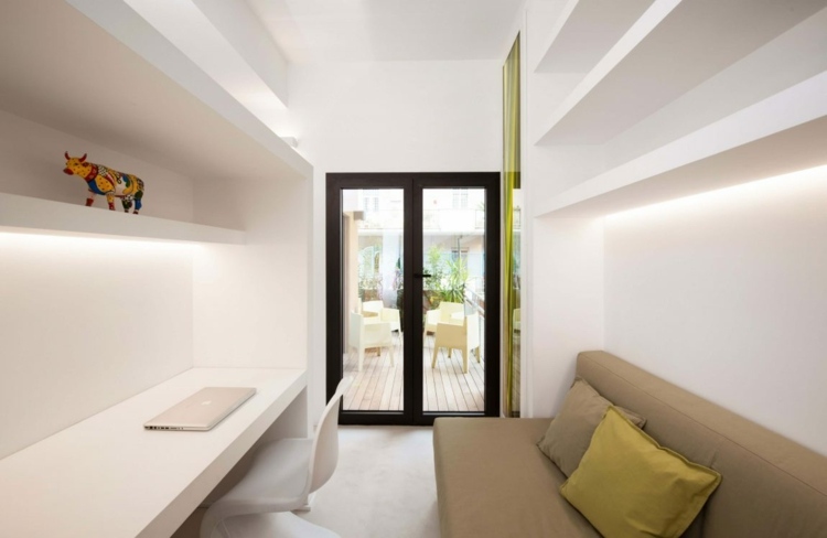 madeira-parquet-quarto de hóspedes-quarto infantil-sofá bege-minimalismo-iluminação