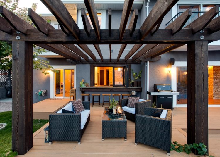 wood-pergola-terrace-rattan-lounge-furniture-house bar